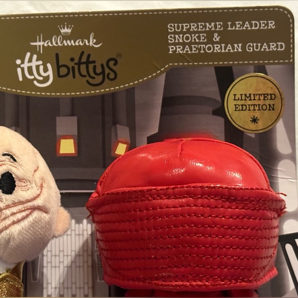 New Hallmark Itty Bittys- Supreme Leader Snoke & Praetorian Guard - Picture 2 of 4